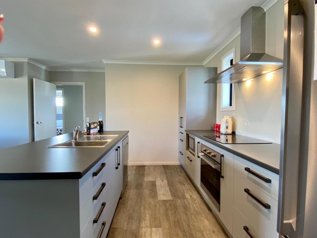Mackenzie Hideaway Villa Туизъл Екстериор снимка